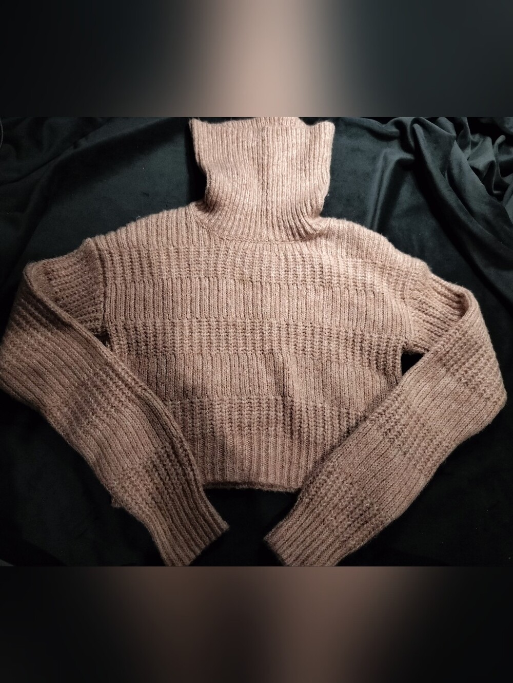 EUC BDG Urban Outfitters Cropped Turtleneck Sweater in Taupe Small